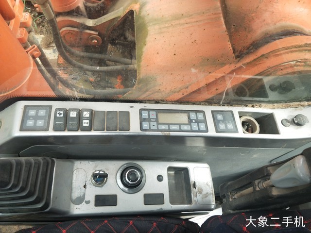 斗山 DX300LC 挖掘机