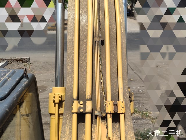 柳工 CLG225 挖掘机