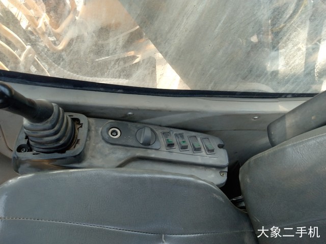 徐工 XE260C 挖掘机