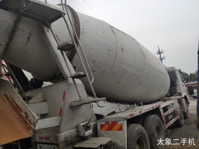 亚特重工 TZ5317GJBZ2E 搅拌运输车