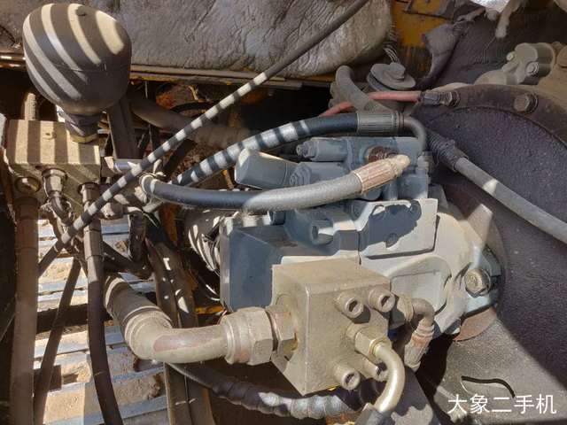 龙工 LG6060 挖掘机