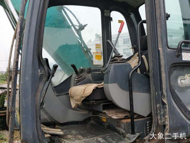 神钢 SK140LC-8 挖掘机