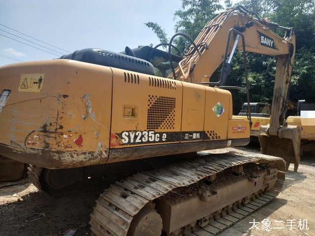 三一重工 SY235C 挖掘机