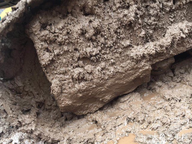 现代 R225LC-9T 挖掘机