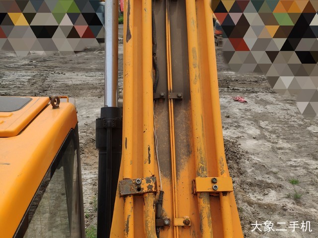 三一重工 SY215C-8 挖掘机