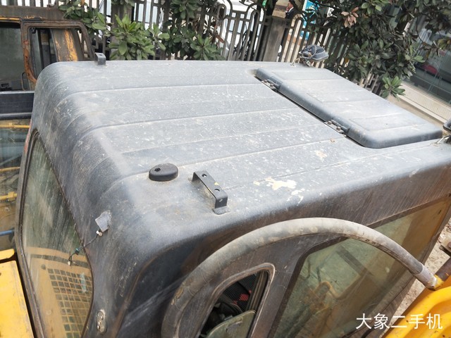 现代 R265LC-7 挖掘机