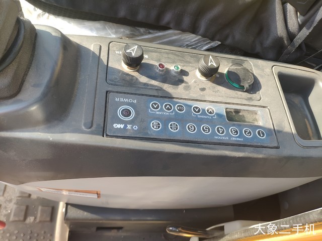 徐工 XE80D 挖掘机