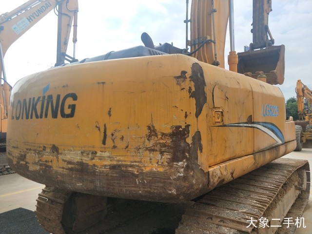 龙工 LG6235 挖掘机