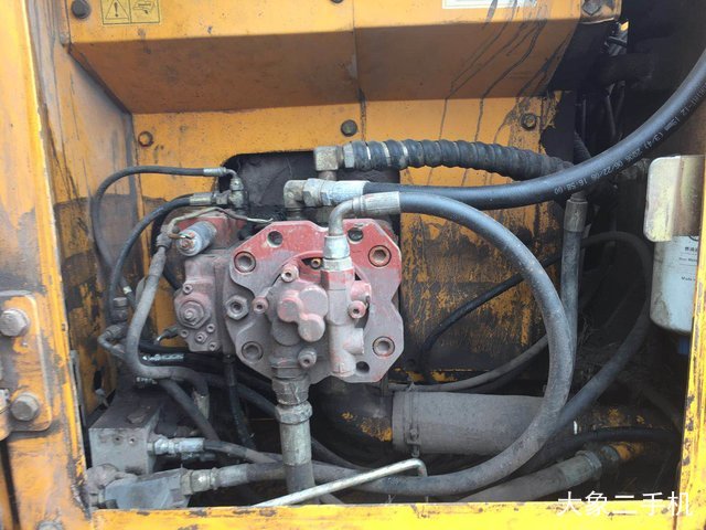 现代 R150LC-7 挖掘机