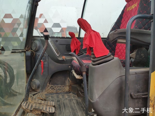 现代 R60-9 挖掘机