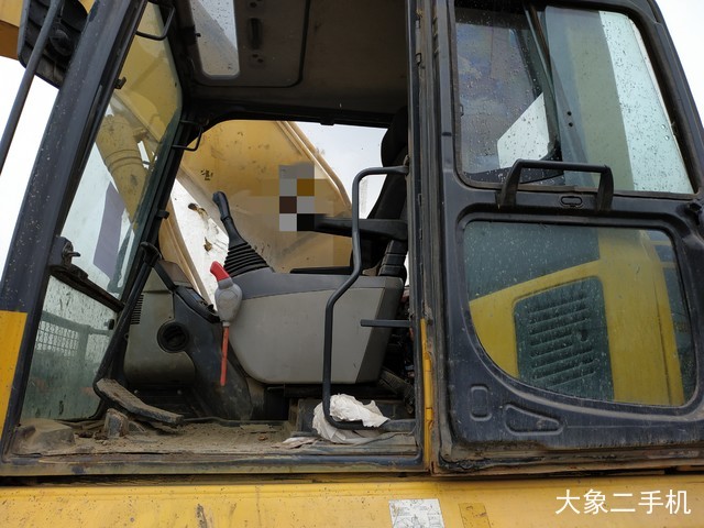 小松 PC240LC-8M0 挖掘机