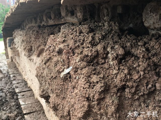 现代 R225LC-7 挖掘机