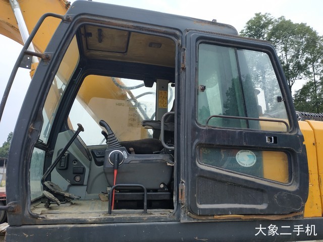 现代 R265LC-7 挖掘机