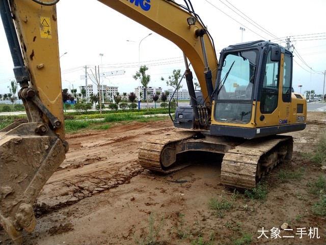 徐工 XE150D 挖掘机