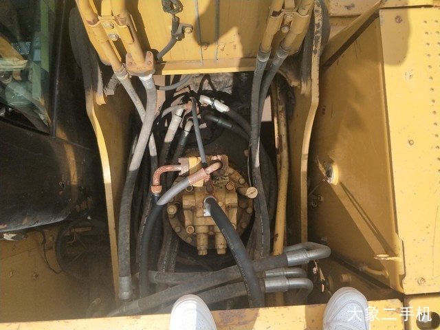 卡特彼勒 323DL 挖掘机