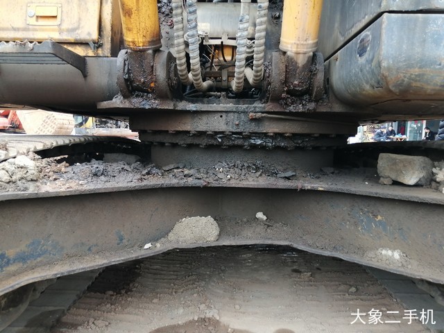 现代 R225LC-7 挖掘机