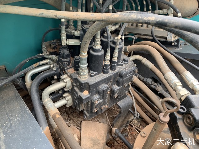 神钢 SK260LC-8 挖掘机