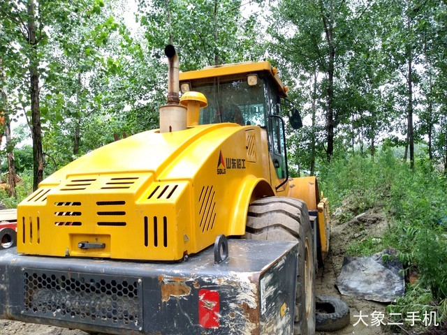 山东临工 RS8220 压路机