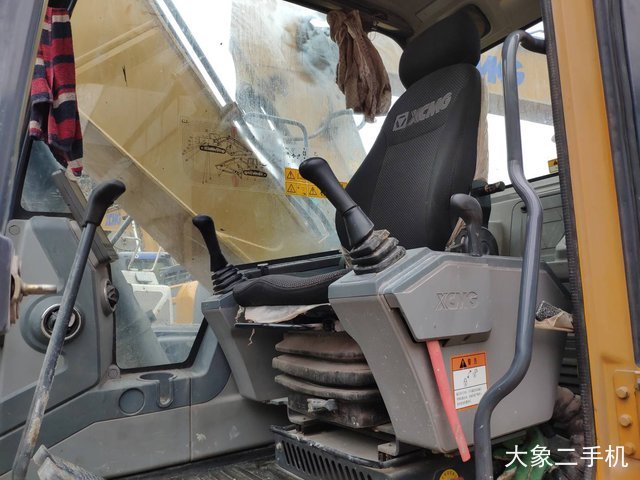 徐工 XE200D 挖掘机