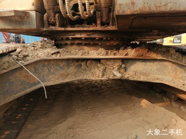 徐工 XE215D 挖掘机