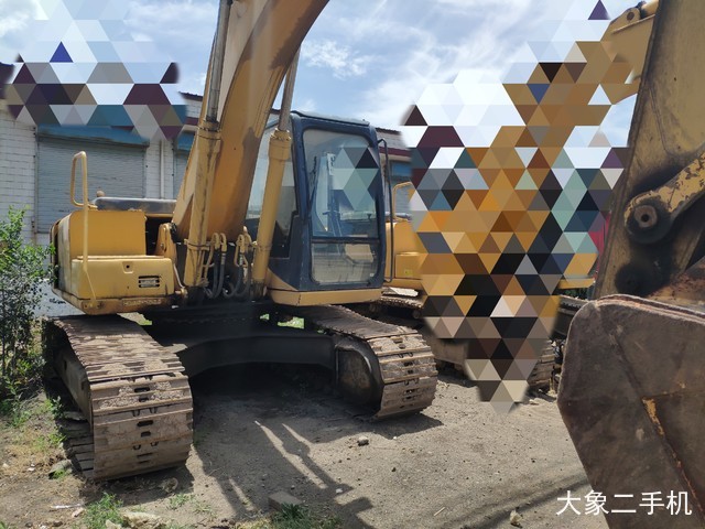 柳工 CLG225 挖掘机