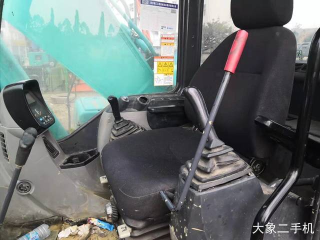 神钢 SK260LC-8 挖掘机