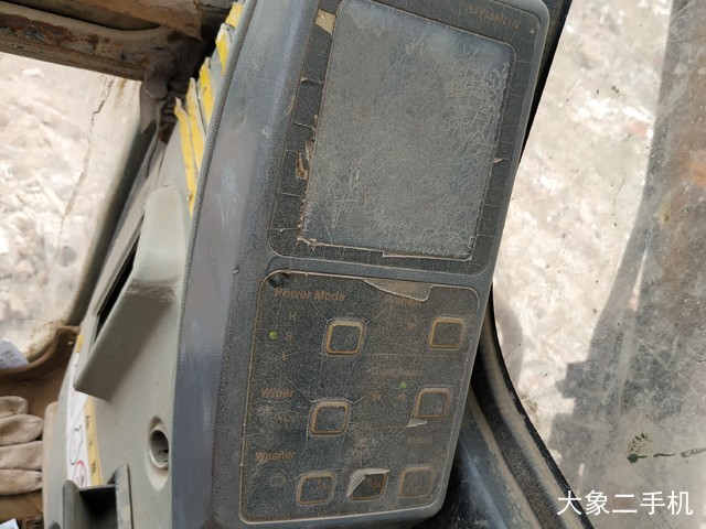 现代 R215-7C 挖掘机