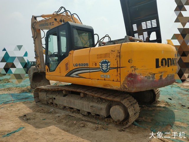 龙工 LG6225 挖掘机