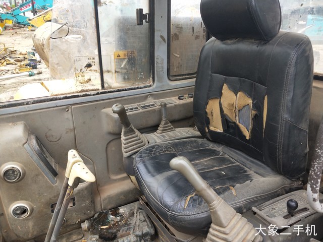 山东临工 LG660 挖掘机