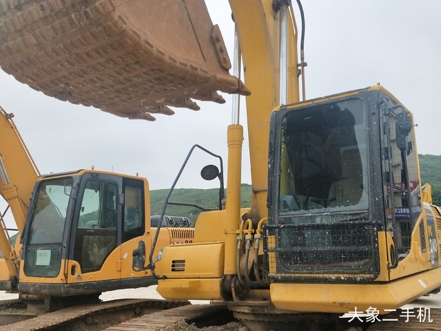小松 PC240LC-8加长臂 挖掘机
