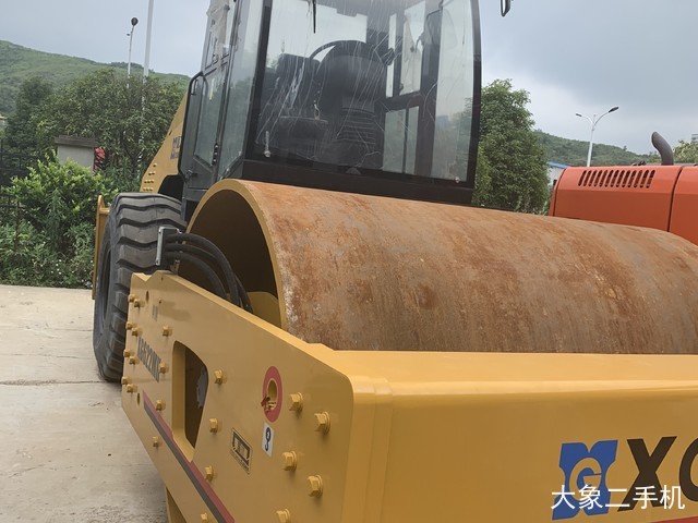 厦工 XG6122H 压路机