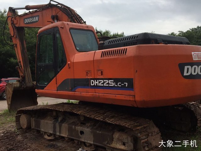 斗山 DH225LC-7 挖掘机
