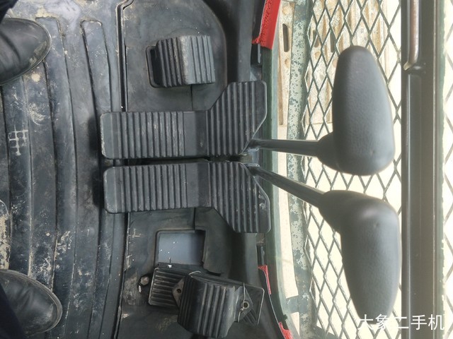 神钢 SK270D 挖掘机