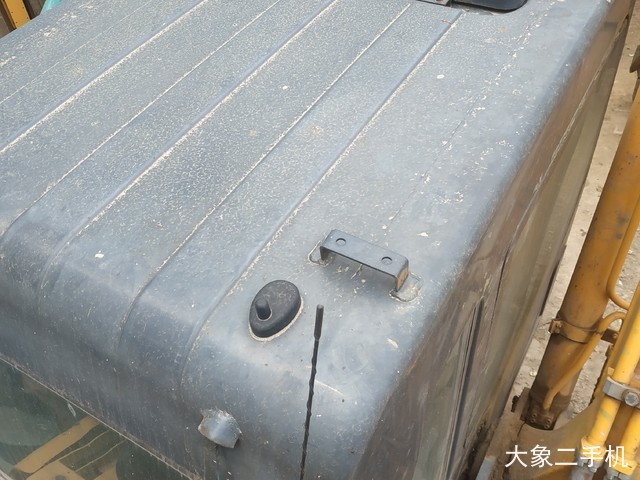 现代 R225LC-7 挖掘机