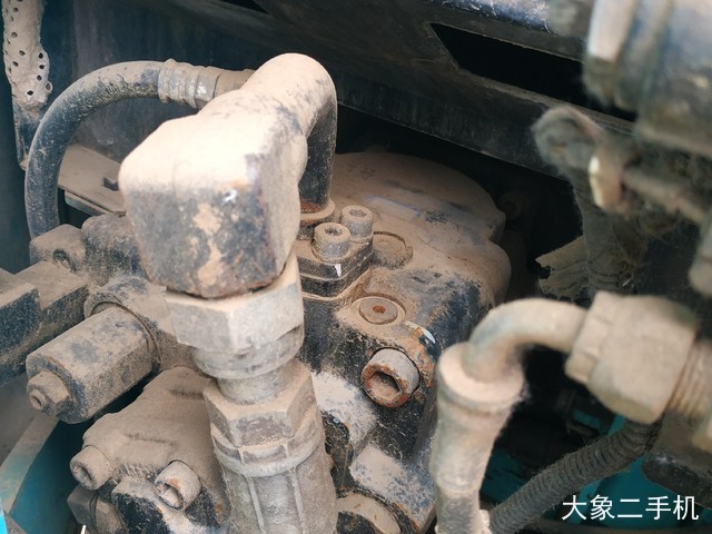 神钢 SK75-8 挖掘机