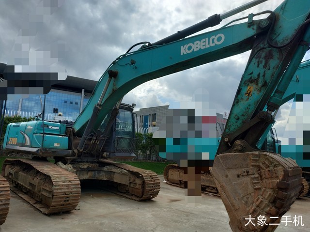 神钢 SK270D-8 挖掘机