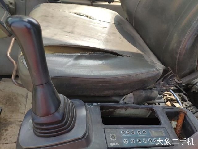 徐工 XE260C 挖掘机