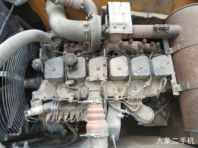 现代 R215-7C 挖掘机
