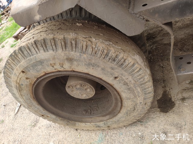 日立 ZX130W 挖掘机