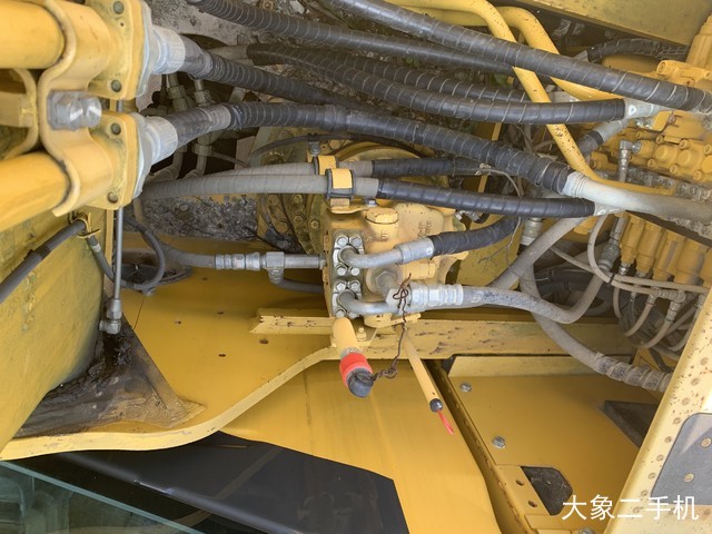 小松 PC240LC-8M0 挖掘机