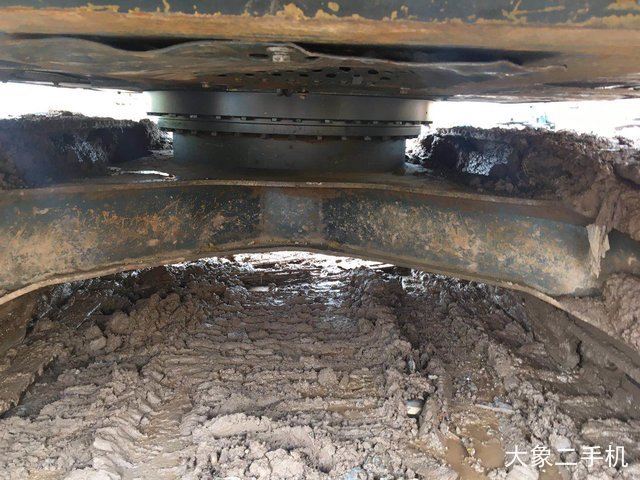 现代 R225LC-9T 挖掘机