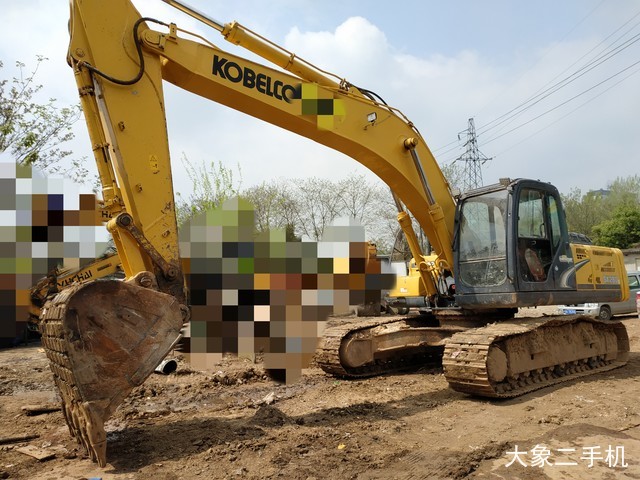 神钢 SK260LC-8 挖掘机