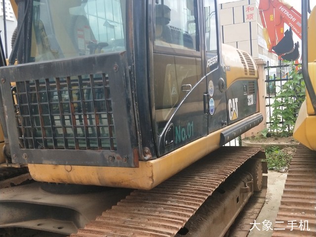 卡特彼勒 323DL 挖掘机