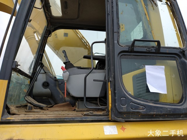 小松 PC240LC-8 挖掘机