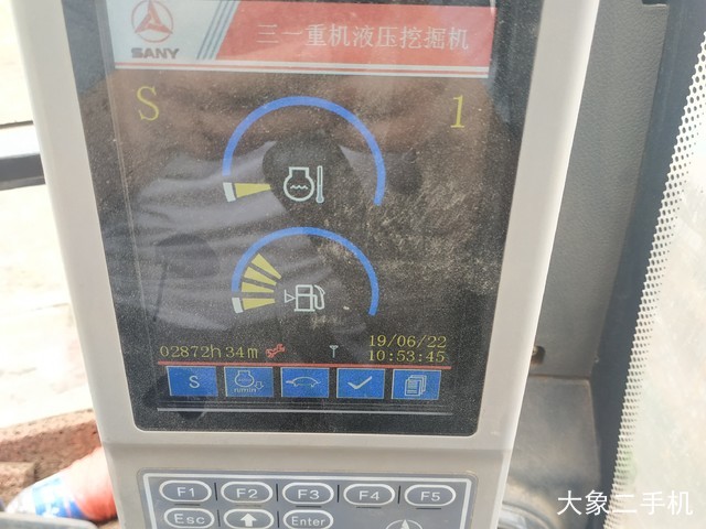 三一重工 SY215C-9 挖掘机