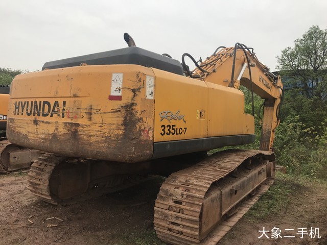 现代 R335LC-7 挖掘机