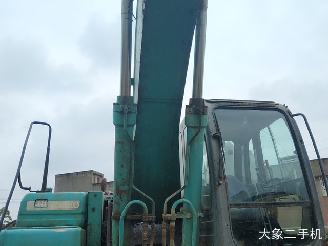 神钢 SK260LC-8 挖掘机