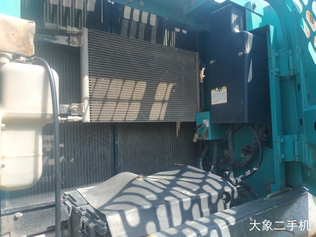 神钢 SK270D-8 挖掘机