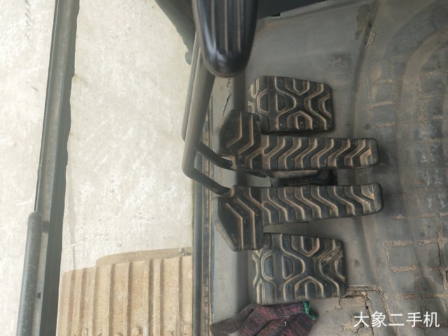 卡特彼勒 323DL 挖掘机