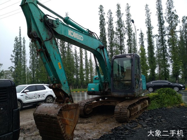 神钢 SK140LC-8 挖掘机